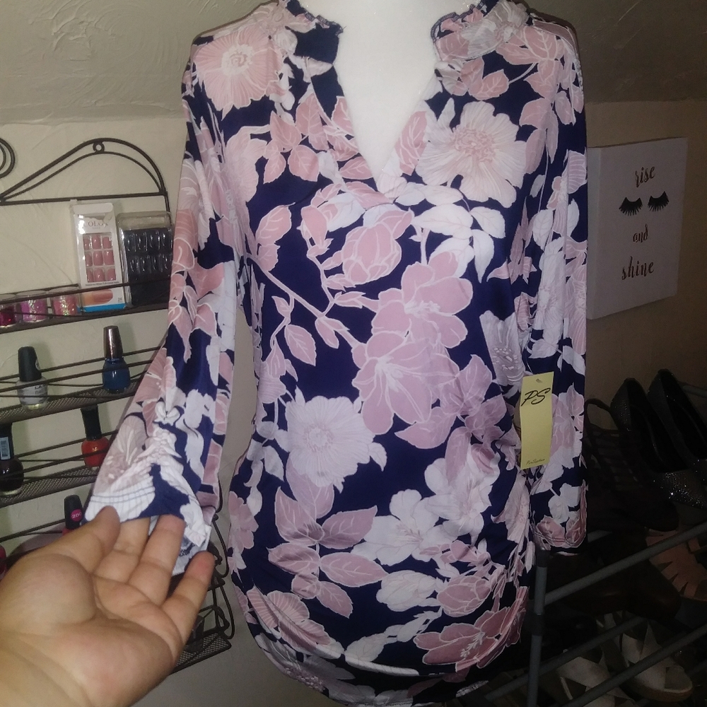 💕 New Pink Floral Blouse